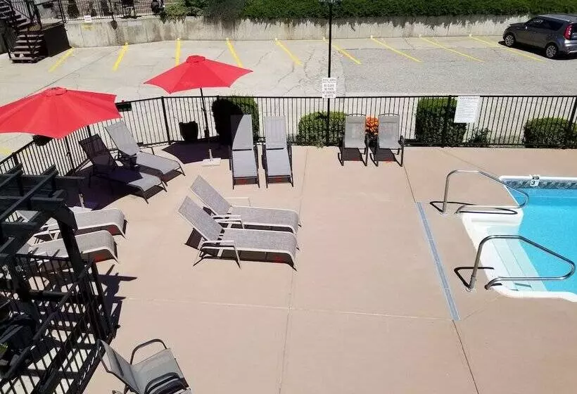 Lakeview Motel & Suites