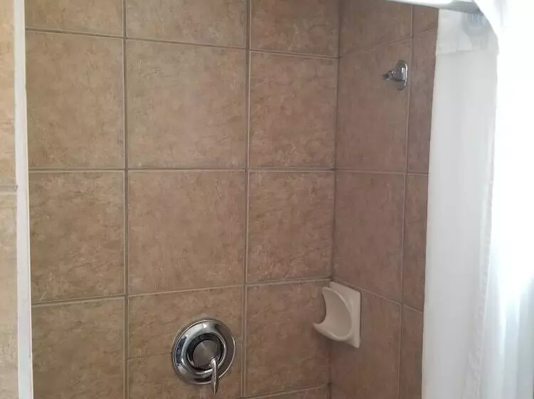 Lakeview Motel & Suites