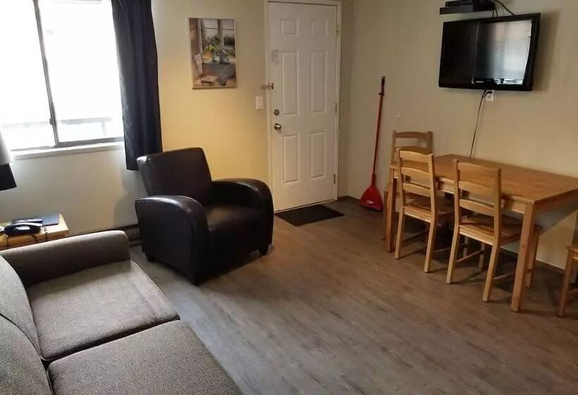 Lakeview Motel & Suites