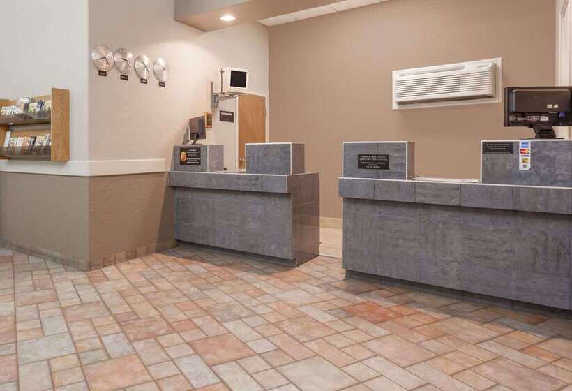 מוטל Super 8 By Wyndham Medicine Hat Ab