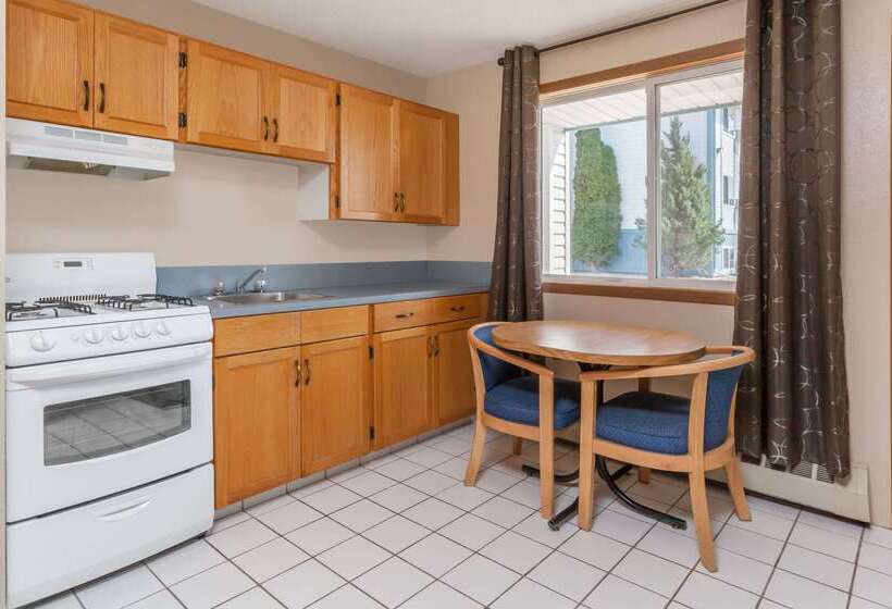 מוטל Super 8 By Wyndham Medicine Hat Ab