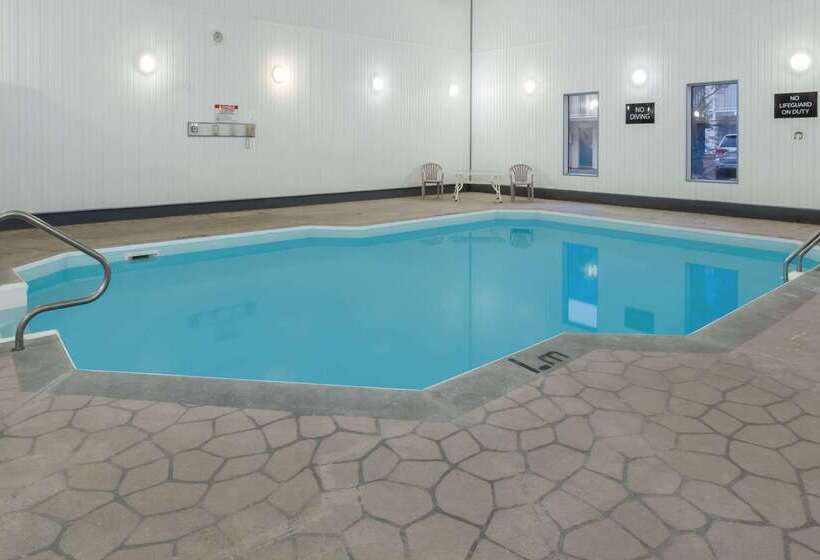 מוטל Super 8 By Wyndham Medicine Hat Ab