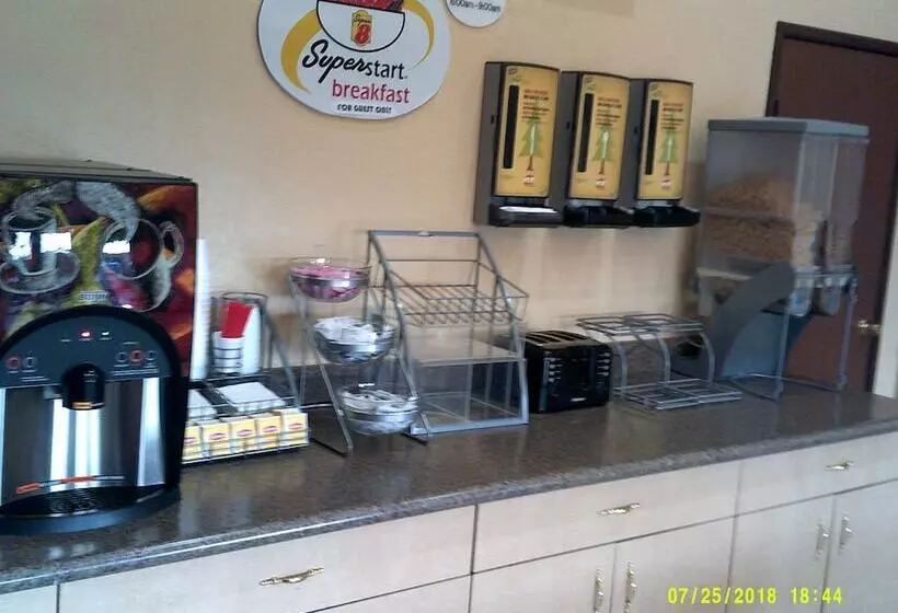 モーテル Super 8 By Wyndham Tucson Downtown Convention Center