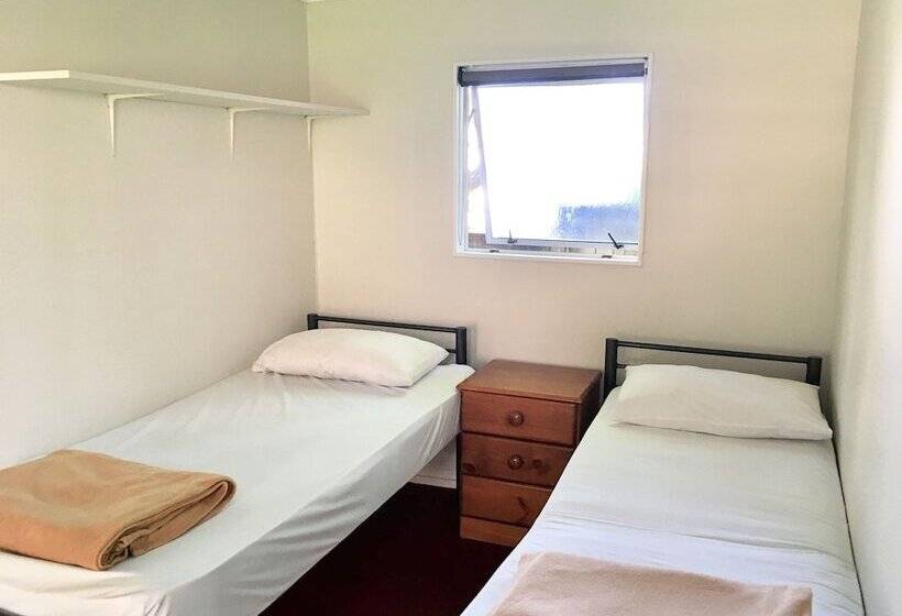 Bed and Breakfast Freemans Backpackers Lodge Hostel