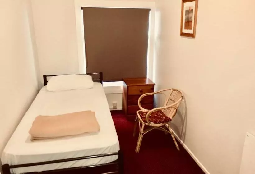 צימר Freemans Backpackers Lodge   Hostel