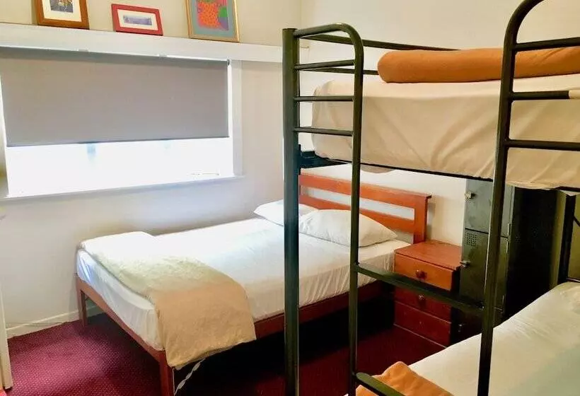 צימר Freemans Backpackers Lodge   Hostel