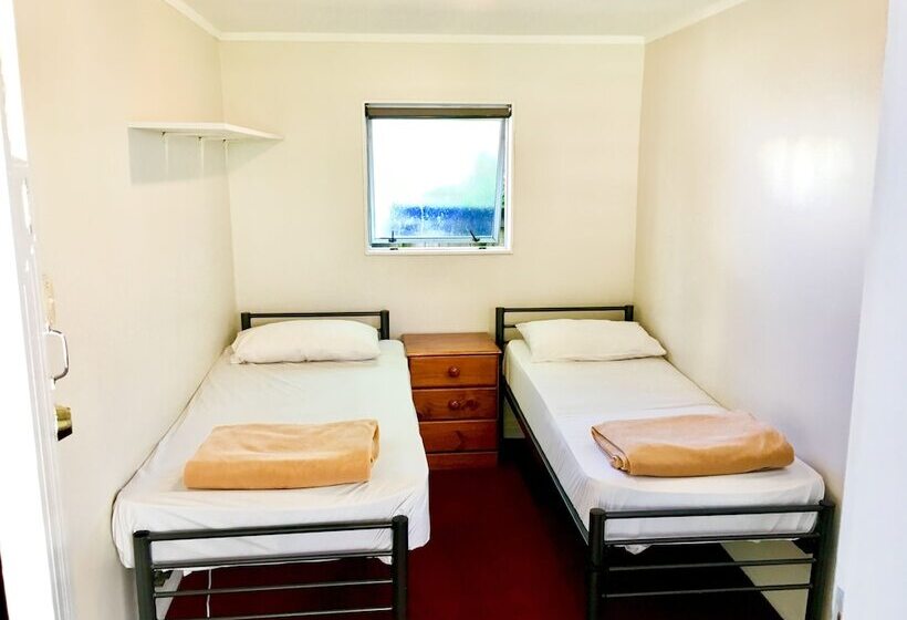 Bed and Breakfast Freemans Backpackers Lodge Hostel