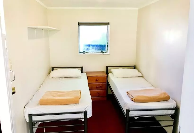 צימר Freemans Backpackers Lodge   Hostel