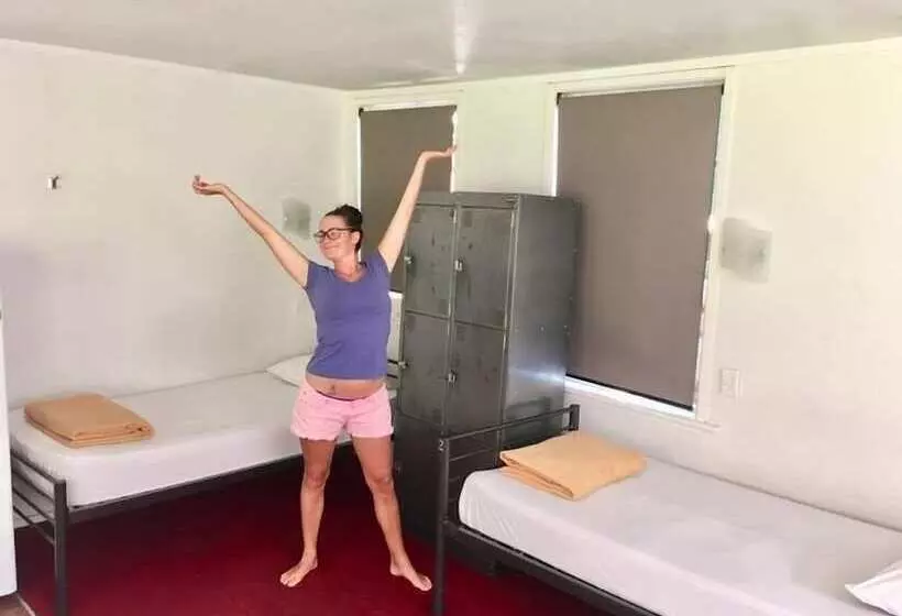 צימר Freemans Backpackers Lodge   Hostel