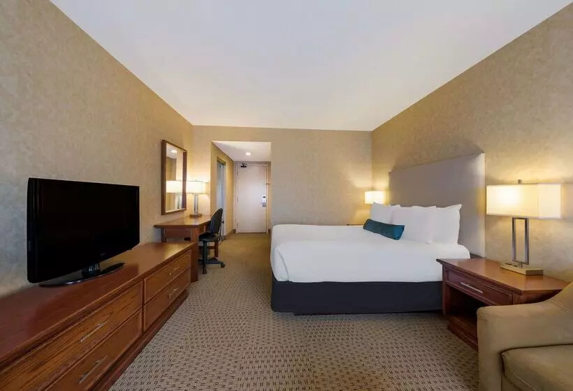 בית מלון כפרי Best Western Voyageur Place