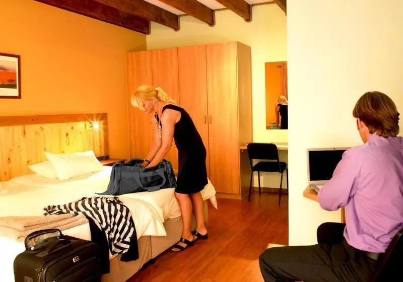 هتل Deutsches Haus Swakopmund