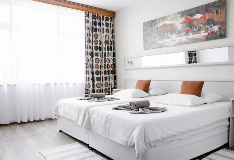 هتل Deutsches Haus Swakopmund