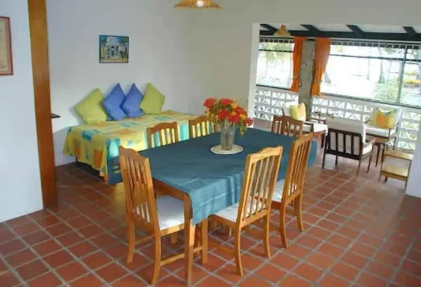 هتل Lance Aux Epines Cottages