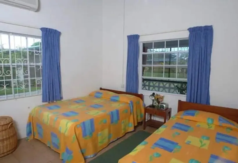 هتل Lance Aux Epines Cottages