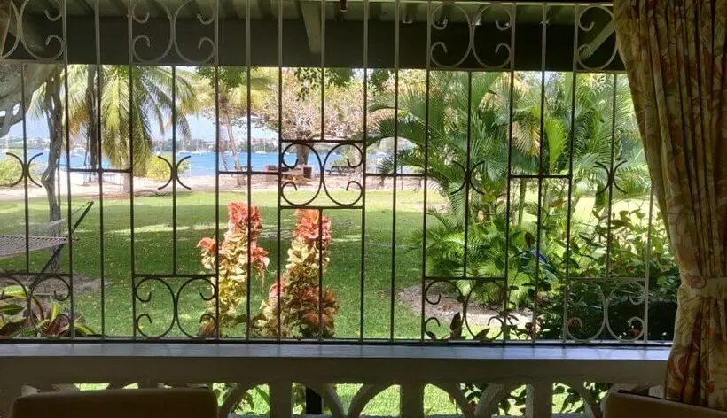 هتل Lance Aux Epines Cottages