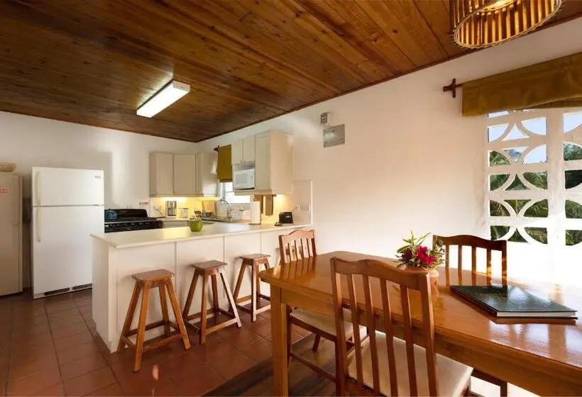هتل Lance Aux Epines Cottages