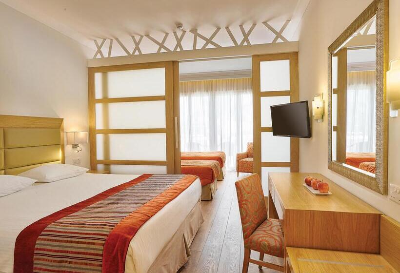 ホテル Olympic Lagoon Resort Ayia Napa