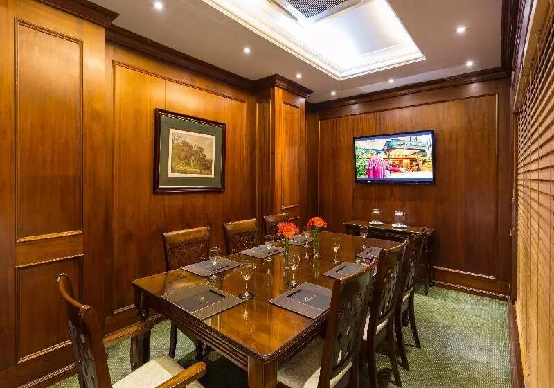 בית מלון כפרי Park Plaza Santiago