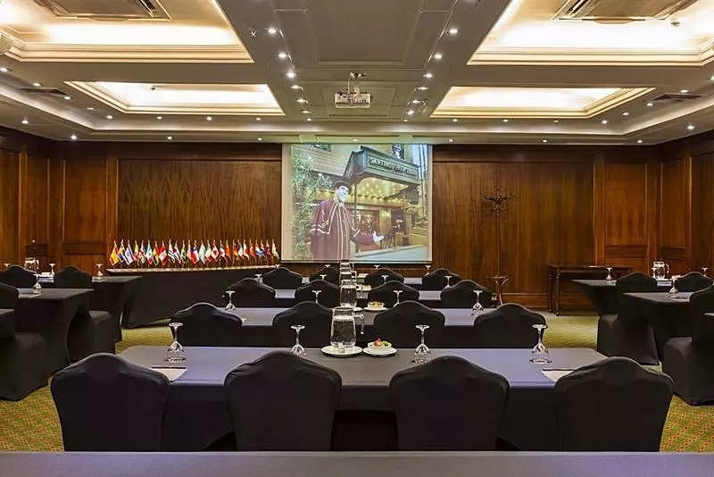 בית מלון כפרי Park Plaza Santiago