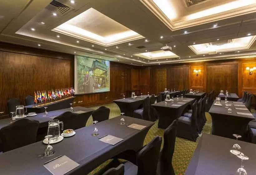 בית מלון כפרי Park Plaza Santiago