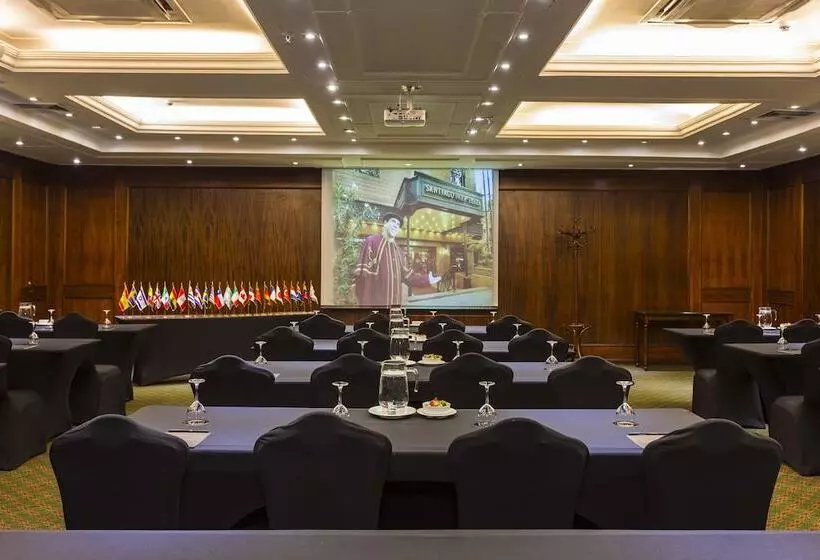 בית מלון כפרי Park Plaza Santiago