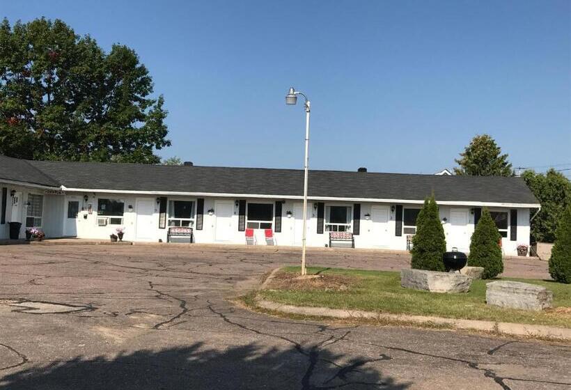 فندق Travellers Inn