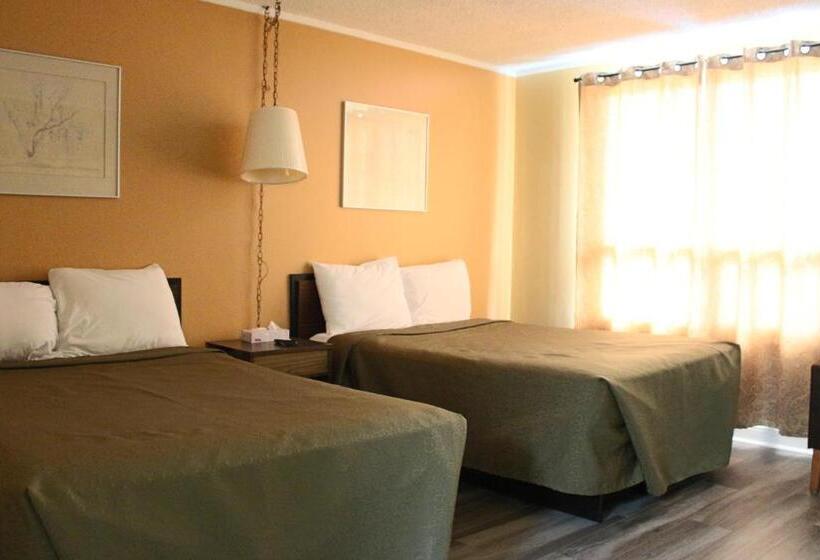 فندق Travellers Inn