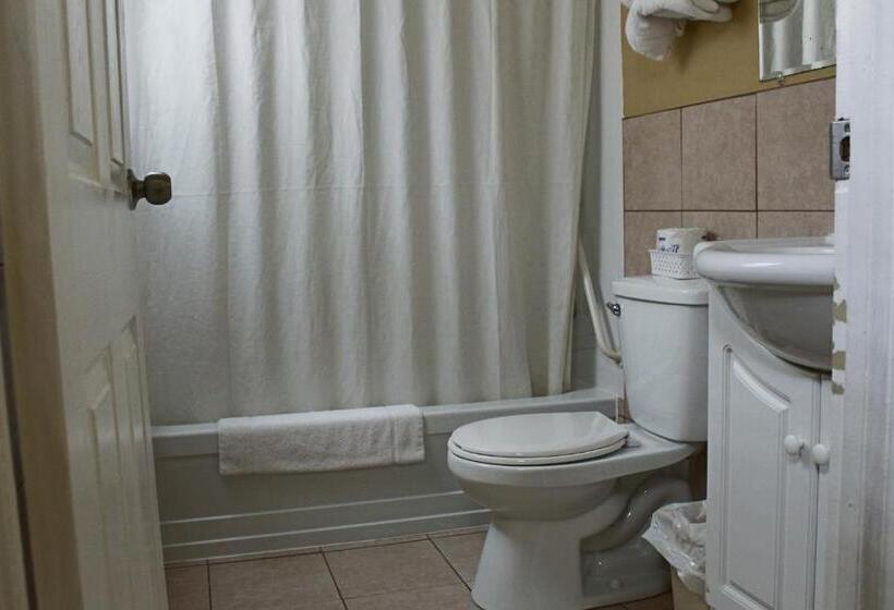 فندق Travellers Inn