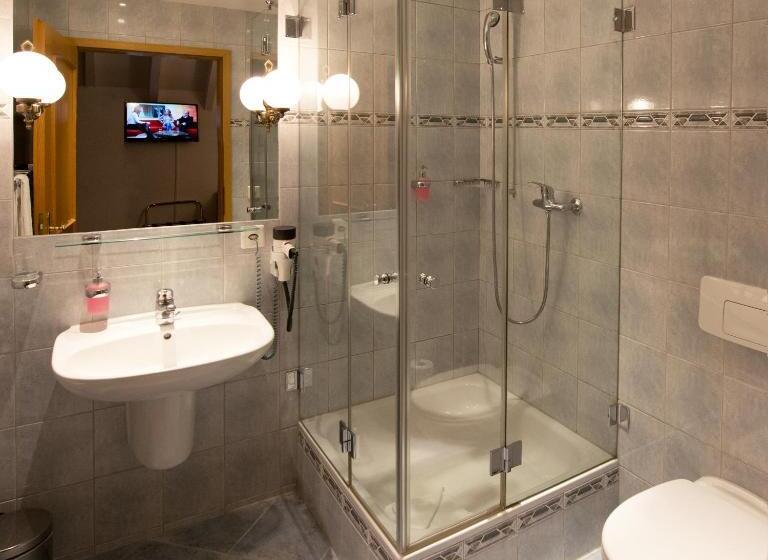 Romantik Hotel Zu Den Drei Sternen