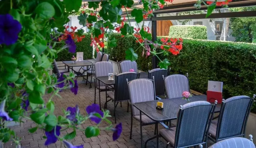 Romantik Hotel Zu Den Drei Sternen