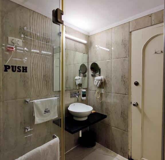 هتل Alpine Continental