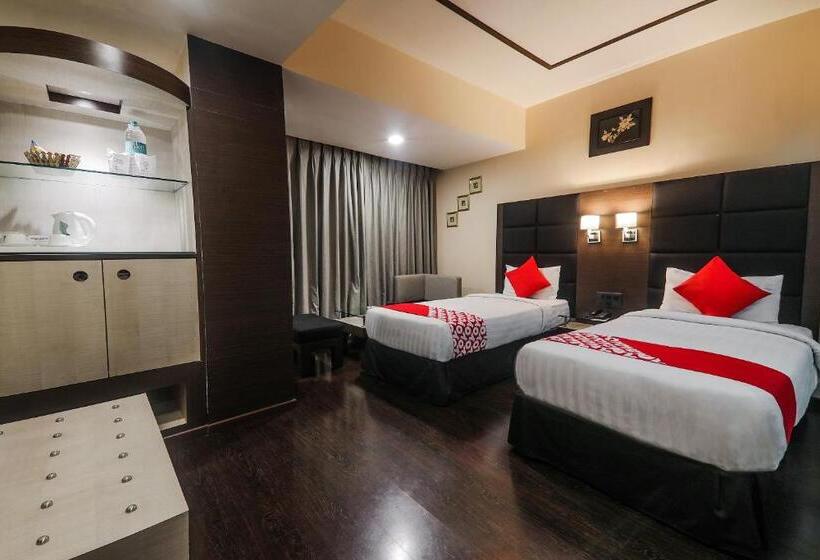 هتل Alpine Continental