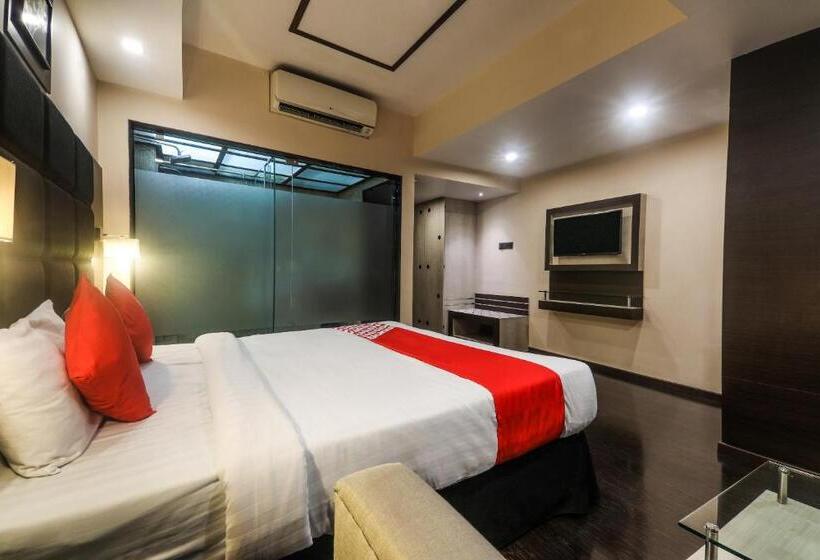 هتل Alpine Continental