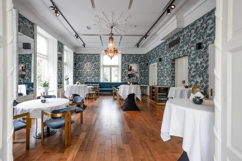 ホテル Central Park Voorburg   Relais & Chateaux