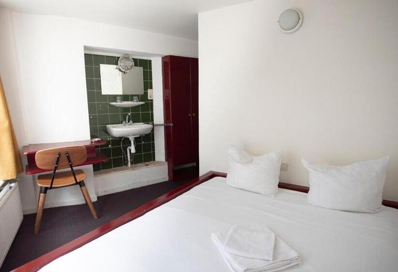 فندق Internationaal