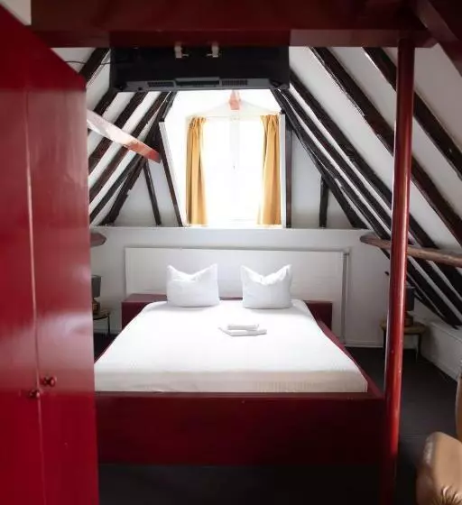 هتل Internationaal