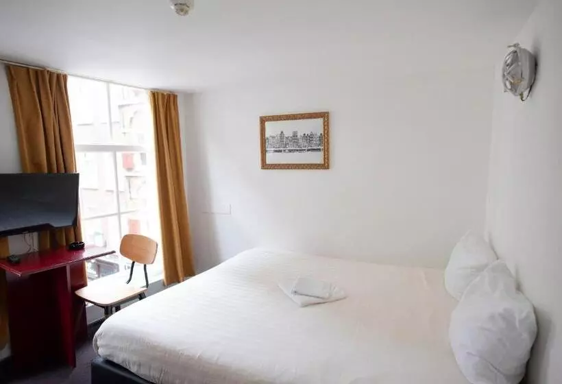 هتل Internationaal