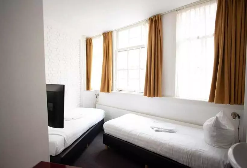 هتل Internationaal