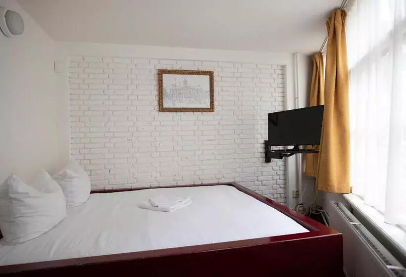 هتل Internationaal