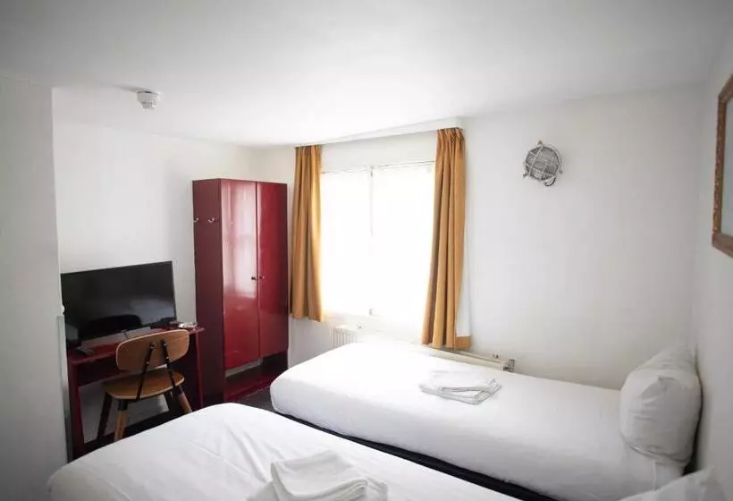 هتل Internationaal