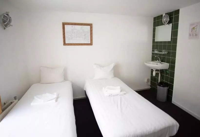 هتل Internationaal