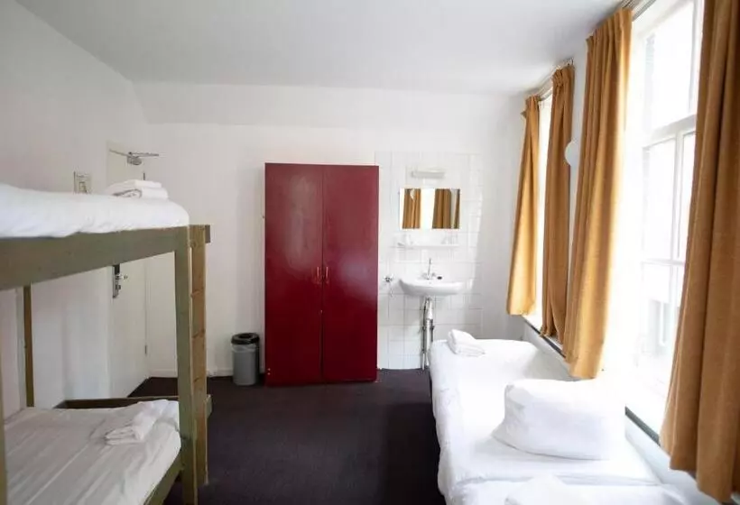 هتل Internationaal