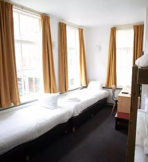 هتل Internationaal