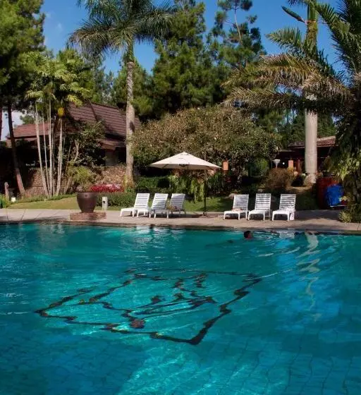 호텔 Puteri Gunung