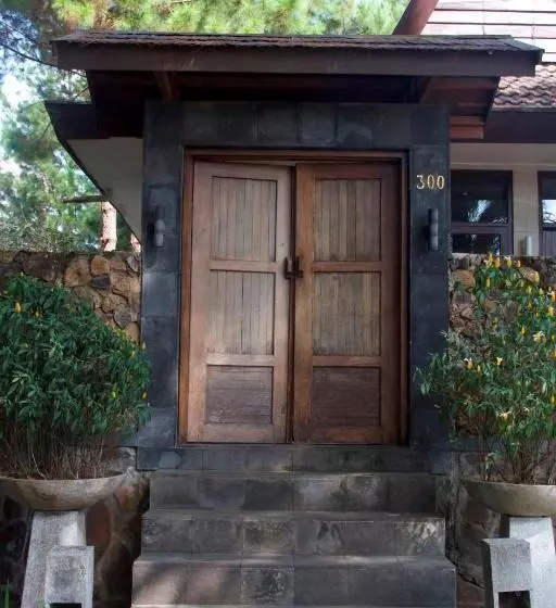 호텔 Puteri Gunung