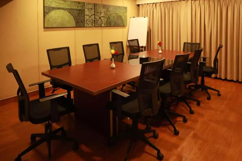 Hotelli Quality Inn Bez Krishnaa