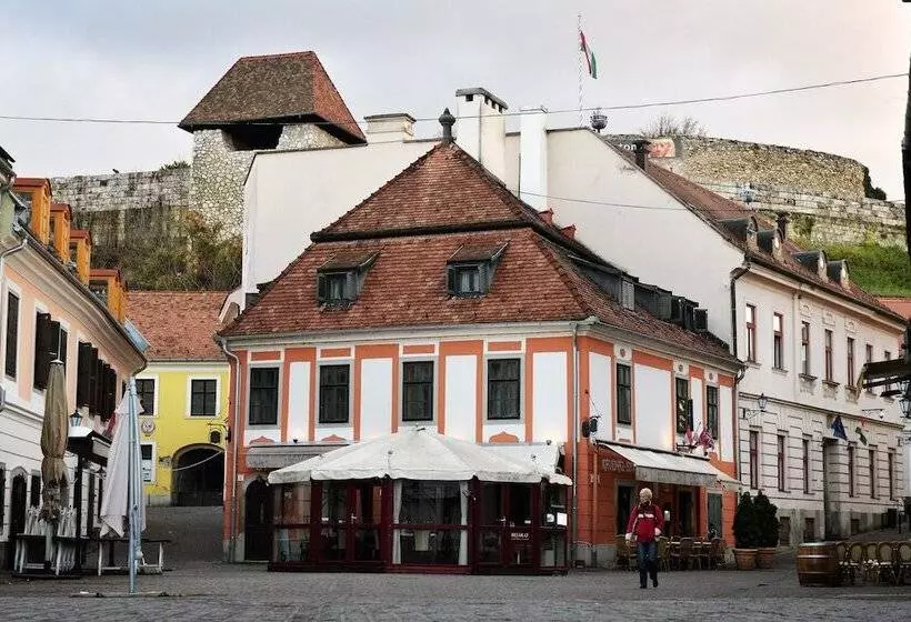 ホテル Senator Ház