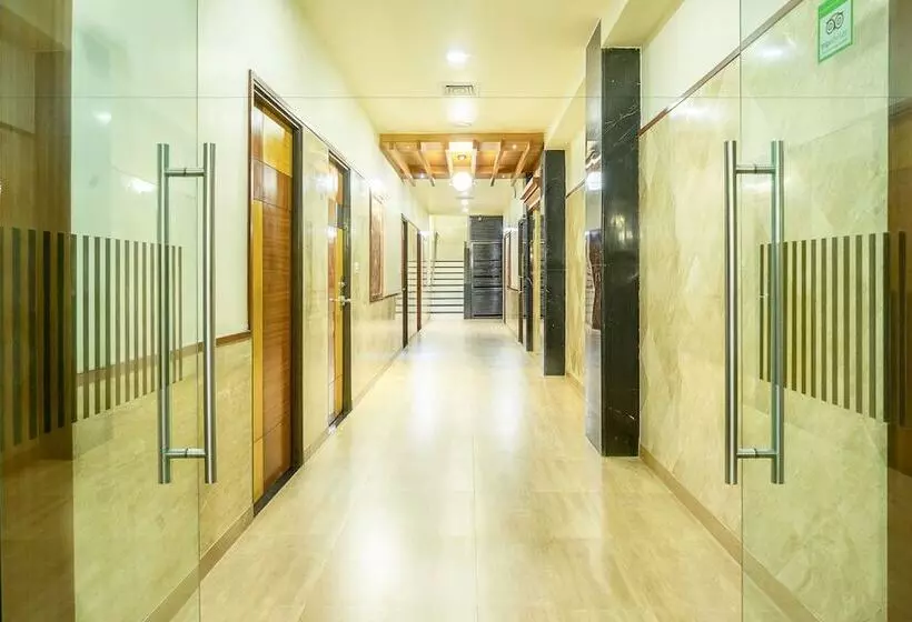 호텔 Treebo Ambassador