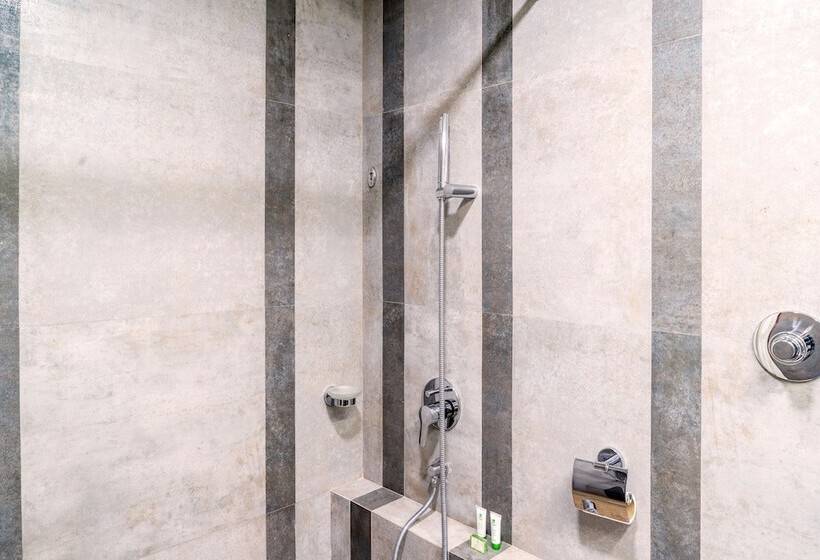 Hotel Treebo Ambassador