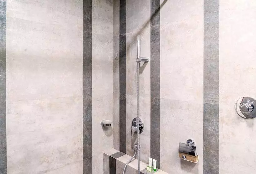 호텔 Treebo Ambassador